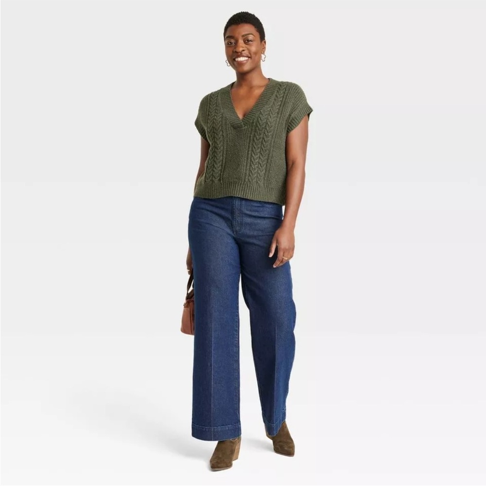 Universal Thread Women's High Waisted Wide Leg Cropped High-Rise Jeans 6S